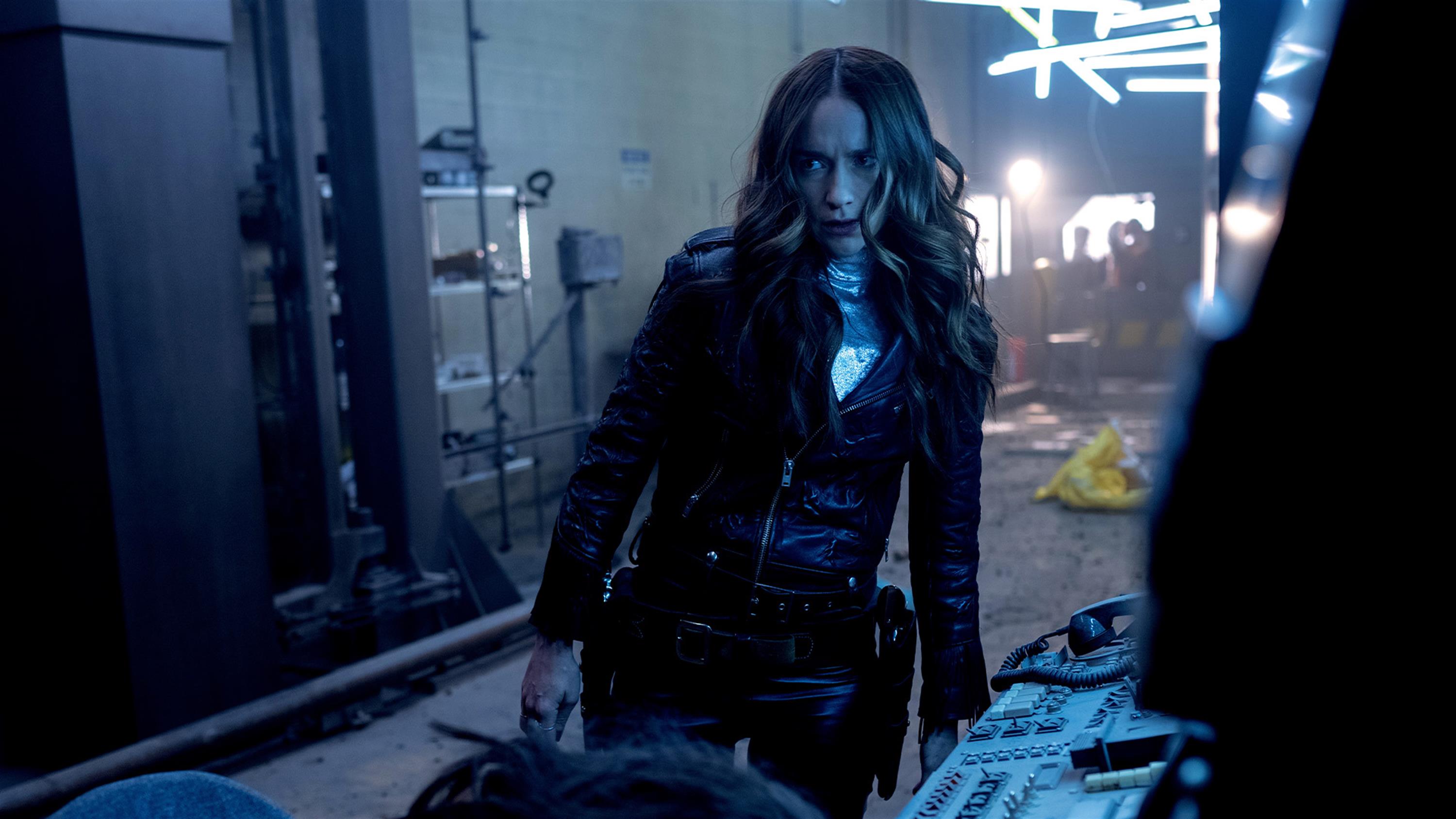 Watch Wynonna Earp Season 4 Episode 2 Friends In Low Places Syfy