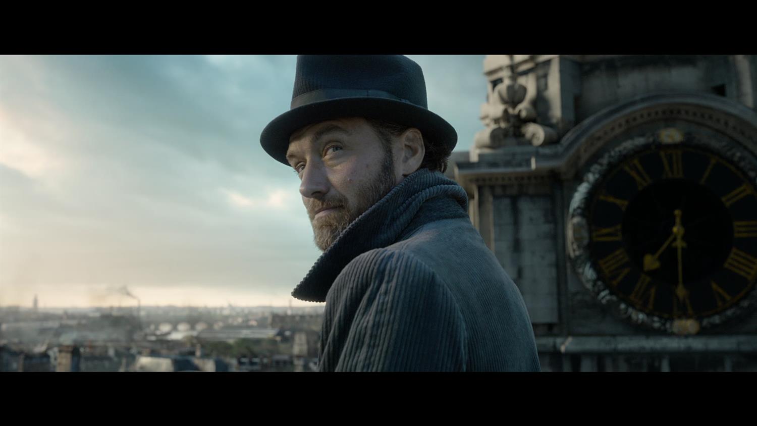 Fantastic Beasts: The Crimes of Grindelwald - Official Teaser Trailer Fantastic Beasts: The Crimes of Grindelwald - Official Teaser Trailer